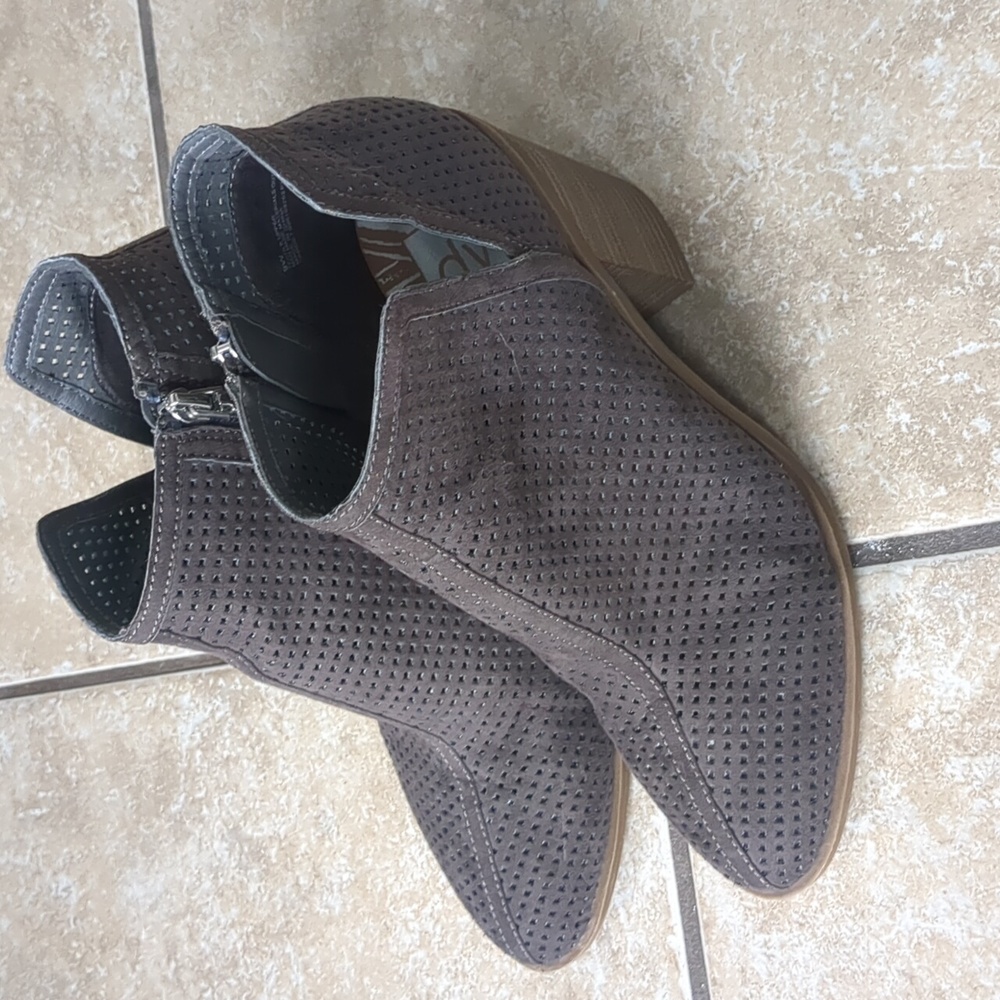 Dolce vita gray bootie